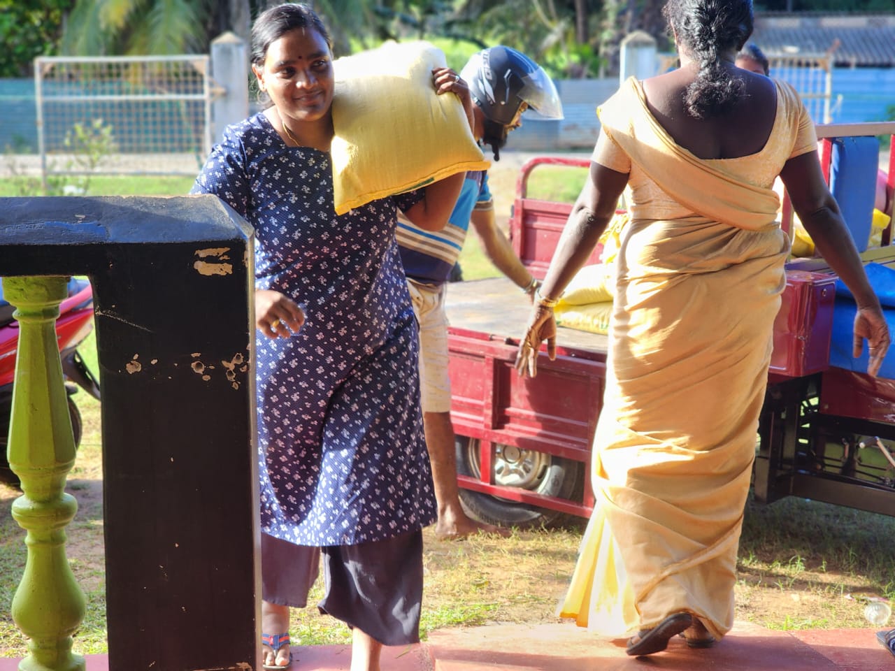 Sri lanka flood relief 12
